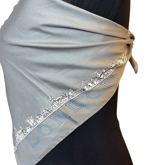 Gray and Blue London Themed Scarf - Picture 5 of 15